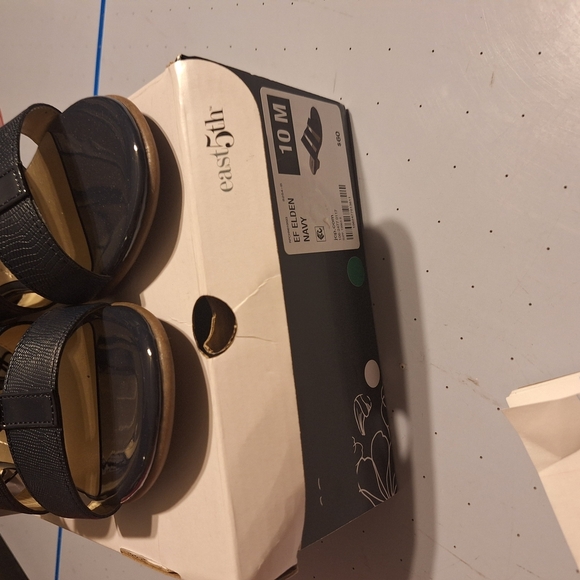 New East 5th Elegant Black Sandals with Cushioned Sole. Size 10 M - Picture 6 of 6